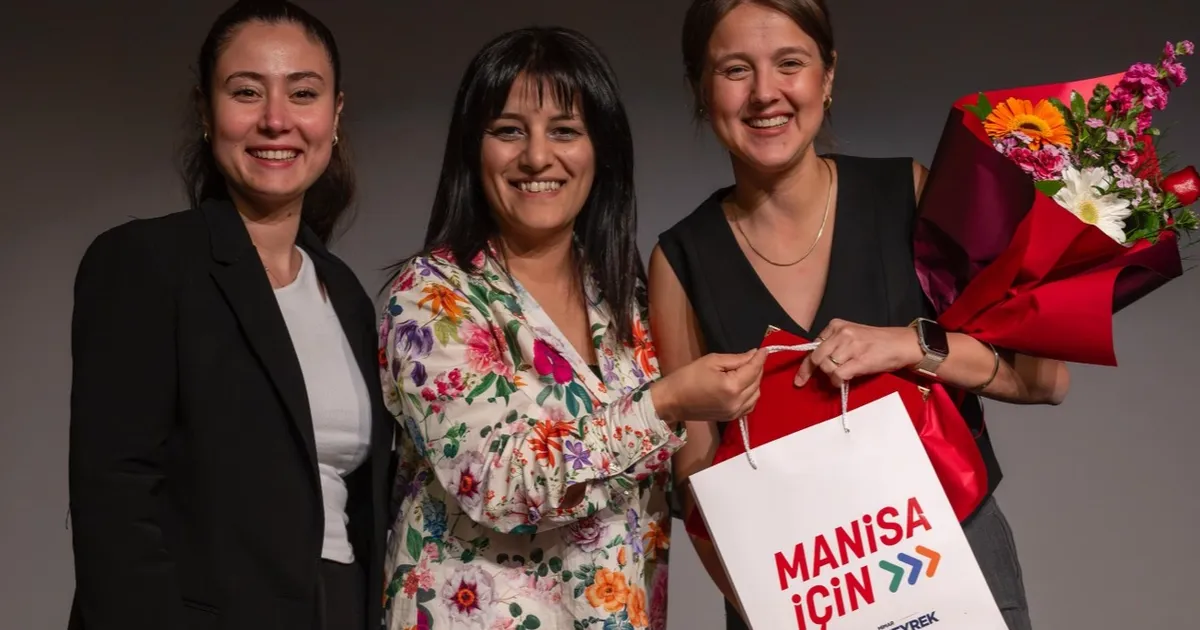 manisadan-isitme-engellilere-ozel-film-gosterimi-rtbl4g3X.webp