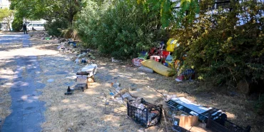 İzmir Bornova'daki 166 yıllık köşk çevresindeki atıl alan temizlendi